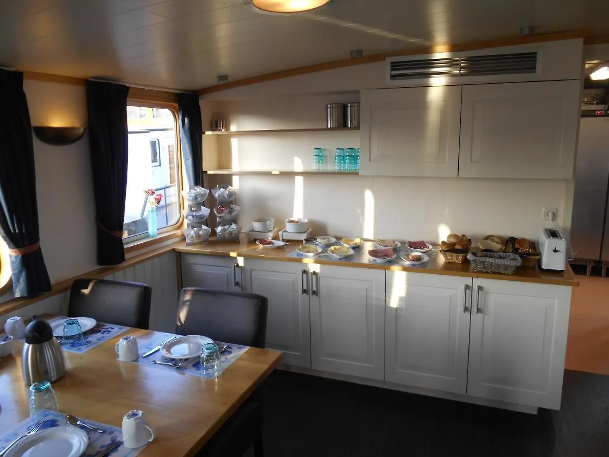 Hotelboat Iris Amsterdam