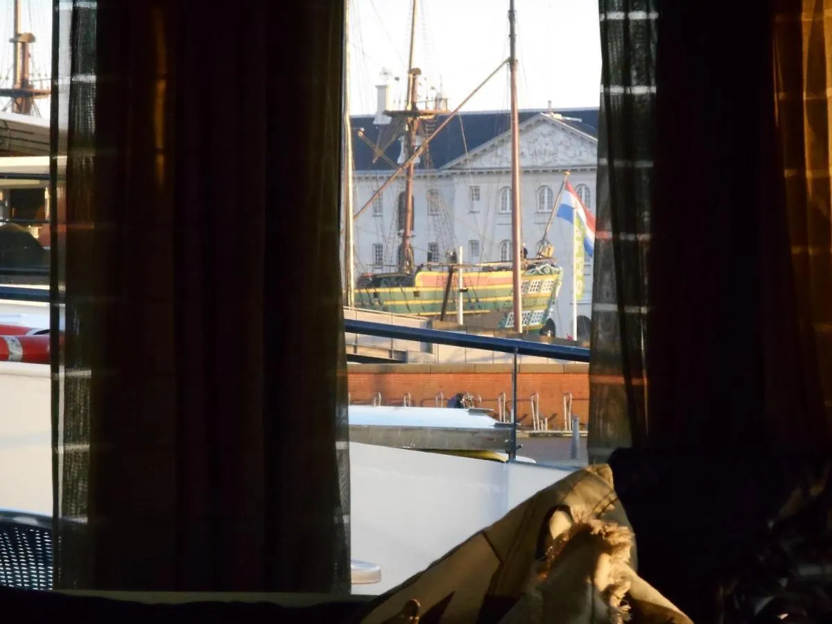 Hotelboat Iris Amsterdam Nederländerna
