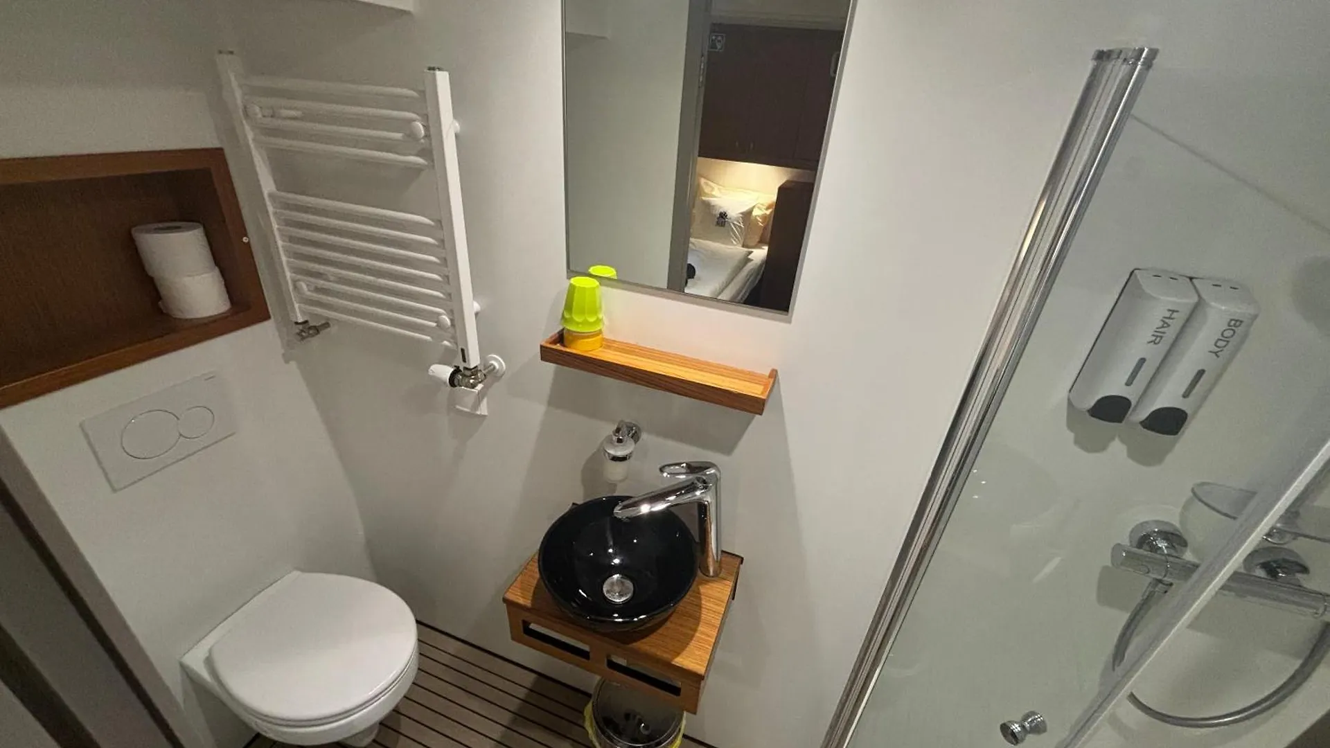 Hotelboat Iris Amsterdam Hotell
