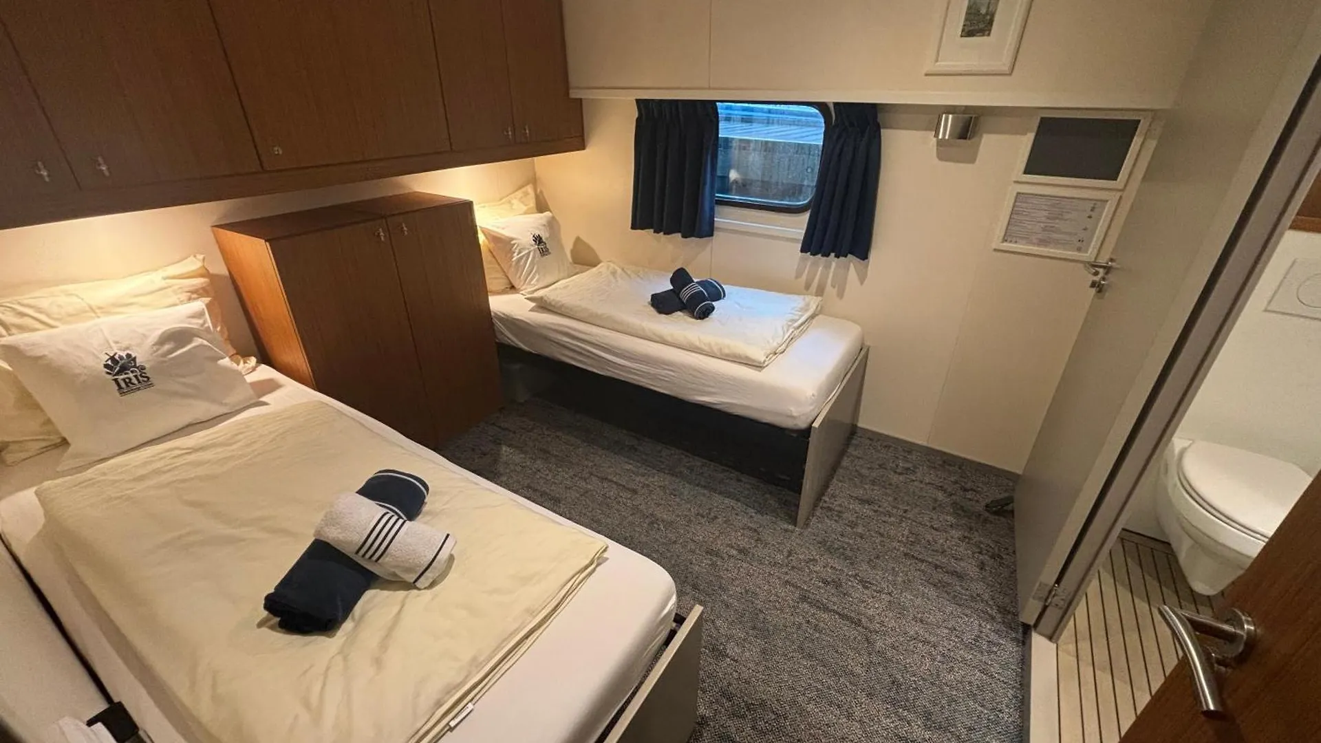Hotelboat Iris Amsterdam Nederländerna